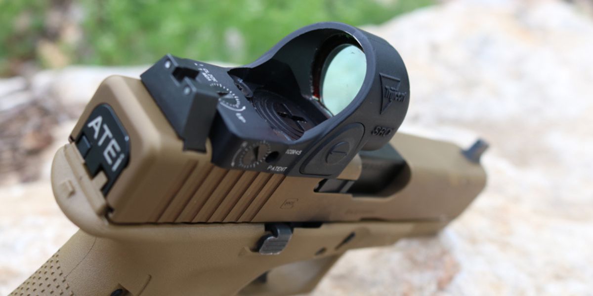 Trijicon SRO (Specialized Reflex Optic)