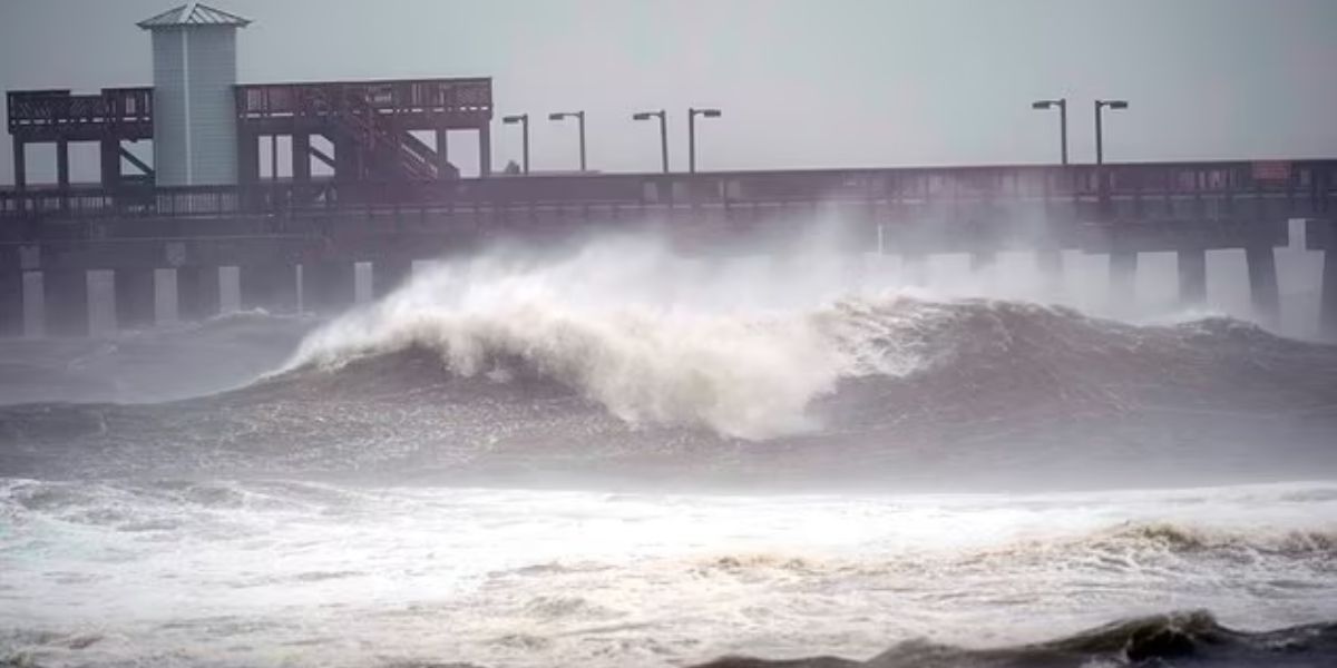 Hurricane Rafael makes landfall in western Cuba