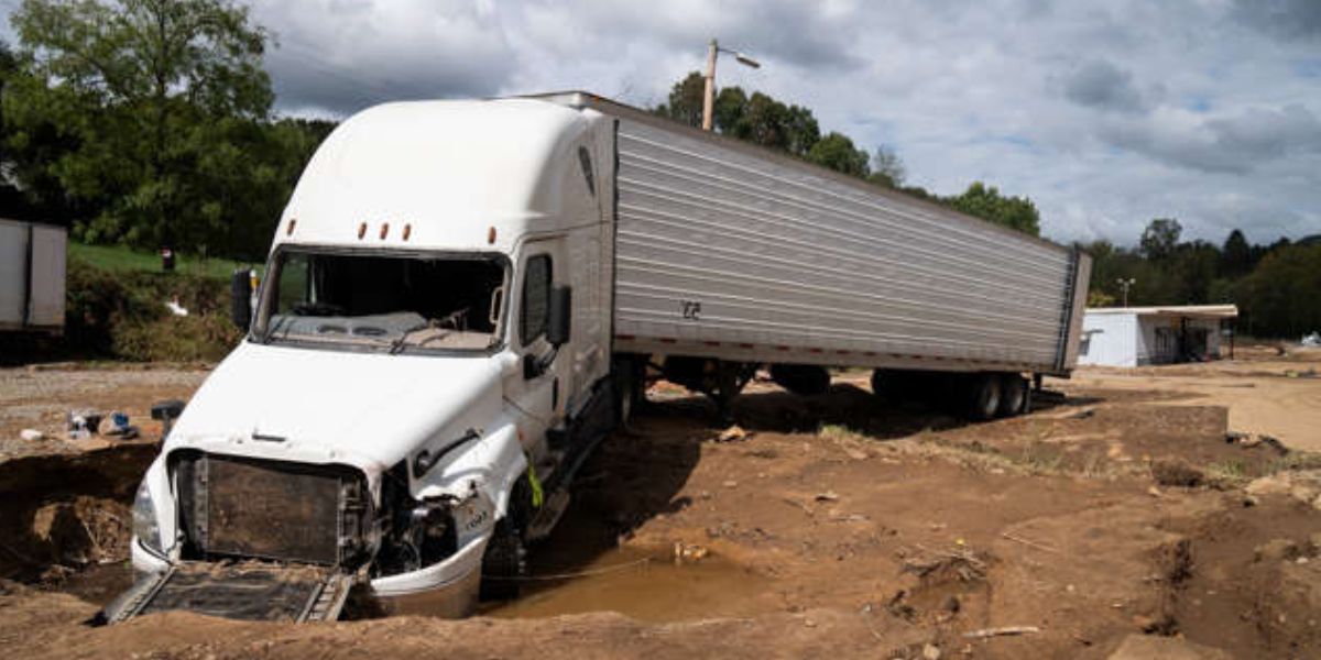 Semi Truck Got Stuck In Canton, North Carolina