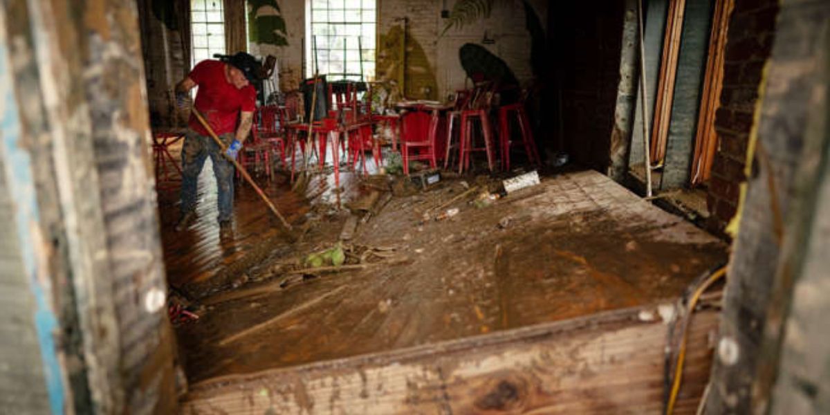 Volunteers Clean Up The Cotton Mill Studios