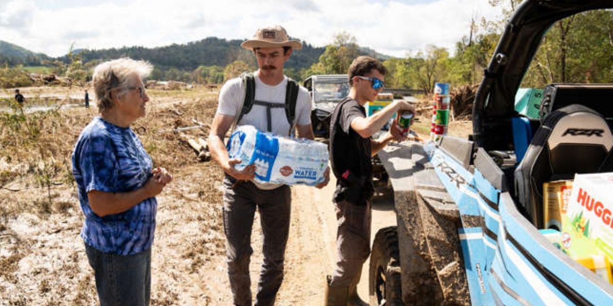 Volunteers Drop Off Food And Water In The Cane River Area